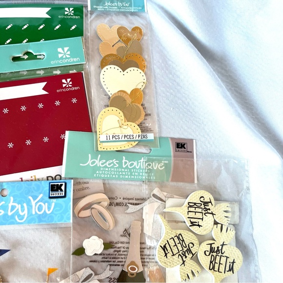 New Assorted Arts and Crafts Bundle 26 Pieces - Picture 10 of 12